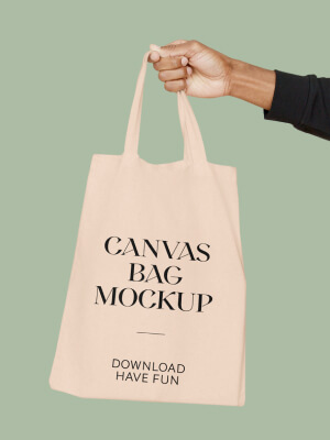 Equipo de Gráficas CHICA trabajando en impresión y diseño